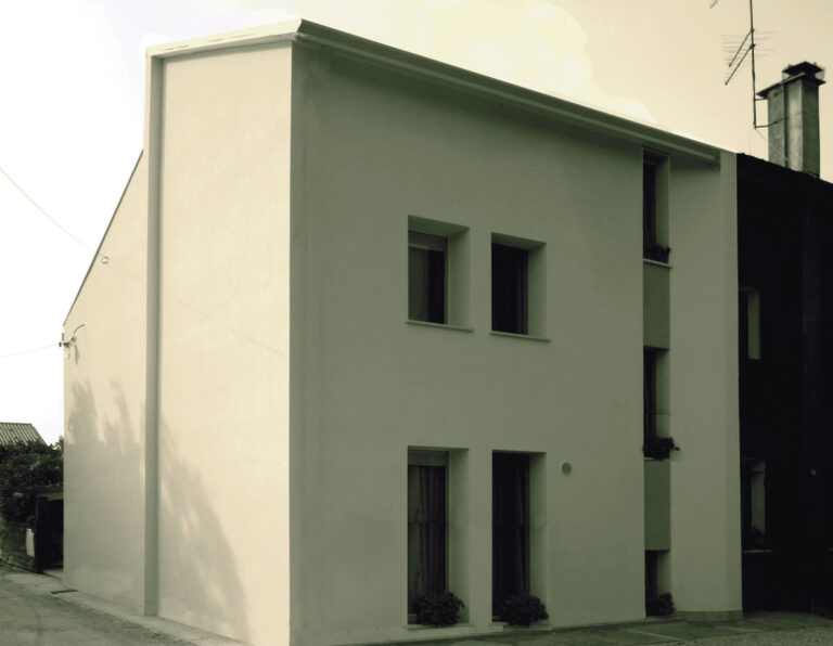 RESTYLING ED EFFICIENTAMENTO ENERGETICO DI casa anni ’60, Trebaseleghe, Padova