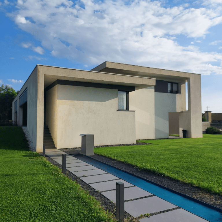 RISTRUTTURAZIONE E AMPLIAMENTO DI VILLA ANNI ’80, TREBASELEGHE, PADOVA